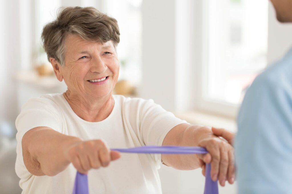 Benefits of Physical Therapy for Seniors in Assisted Living