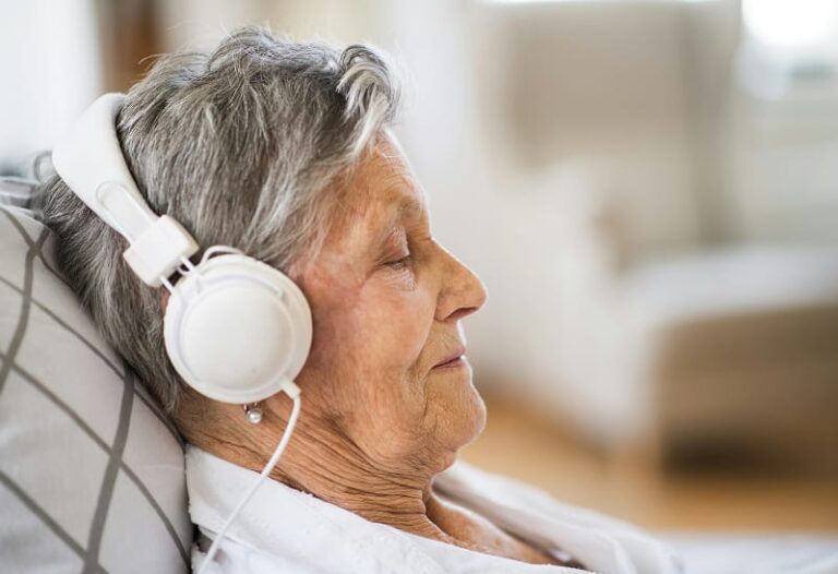 How Music Therapy Supports Seniors with Dementia