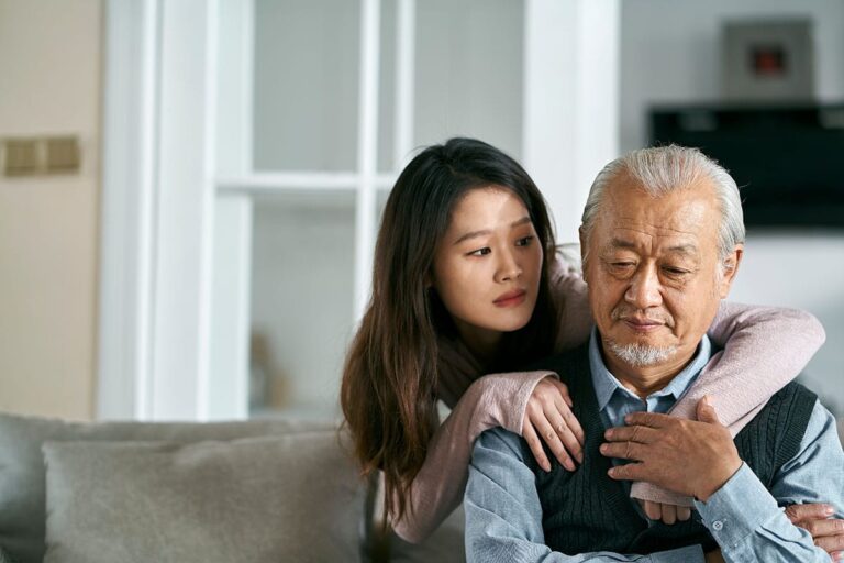 What Are Signs That I Should Seek Care for My Parent With Alzheimer’s?